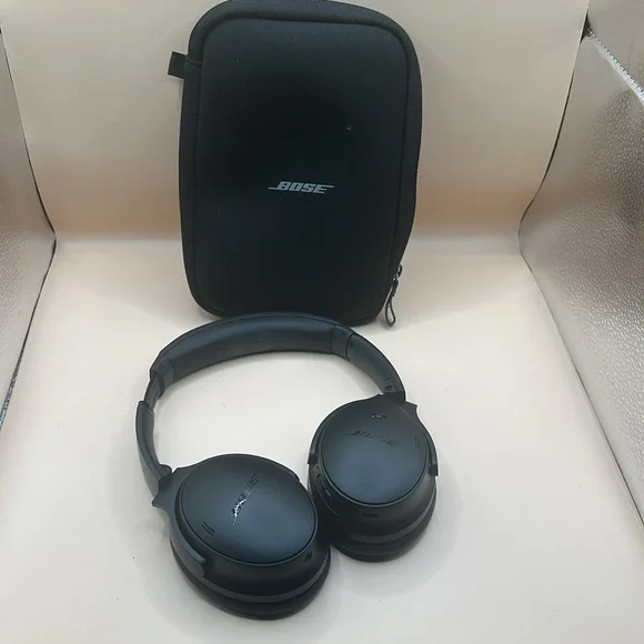 Bose QuietComfort 45 Bluetooth Wireless Noise Cancelling Headphones - Picture 6 of 6